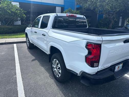 Summit White 2025 Chevrolet Colorado WT