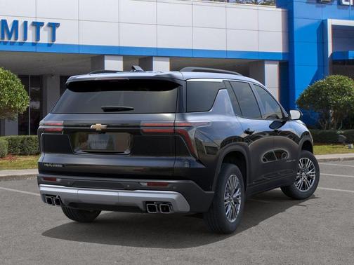 Mosaic Black Metallic 2026 Chevrolet Traverse LT