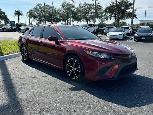 2018 Toyota Camry SE