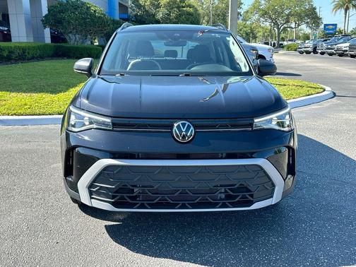 Deep Black Pearl Effect 2025 Volkswagen Taos 1.5T S