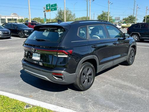 Deep Black Pearl Effect 2025 Volkswagen Taos 1.5T S