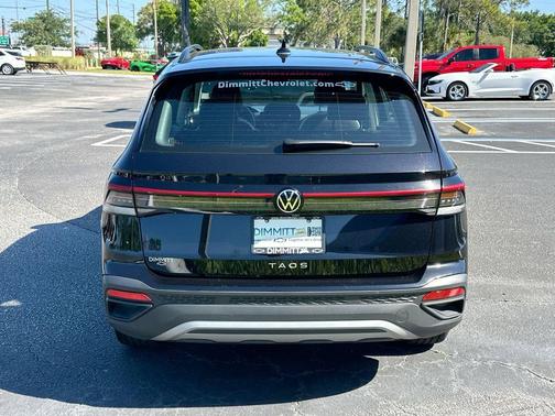 Deep Black Pearl Effect 2025 Volkswagen Taos 1.5T S