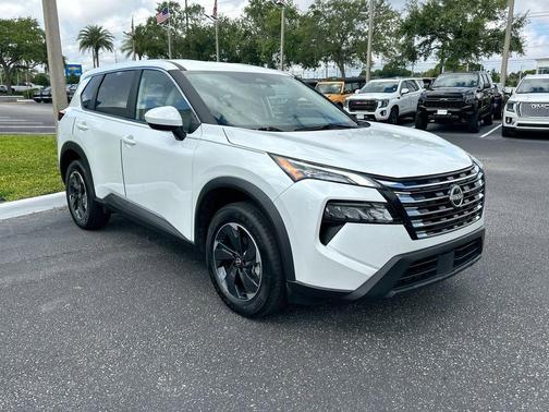 Everest White P 2025 Nissan Rogue SV