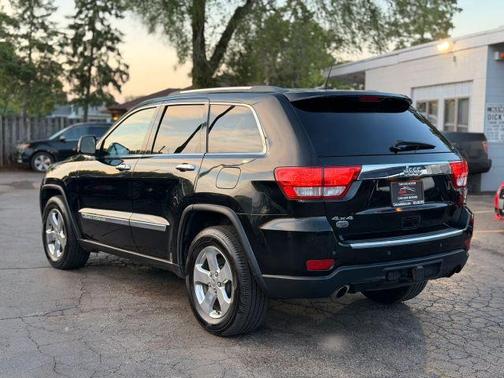 Green 2013 Jeep Grand Cherokee Overland