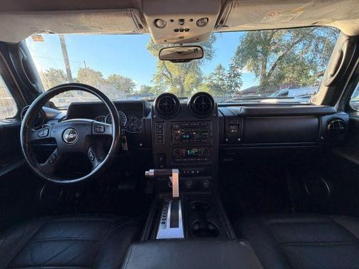 White 2005 Hummer H2 SUT