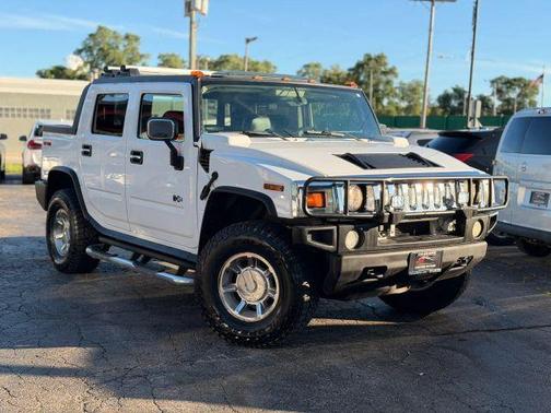 White 2005 Hummer H2 SUT