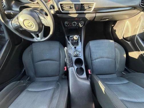 2016 Mazda Mazda3 i Sport