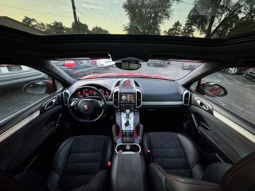 2014 Porsche Cayenne GTS