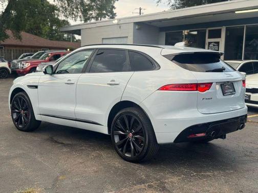 2018 Jaguar F-PACE S