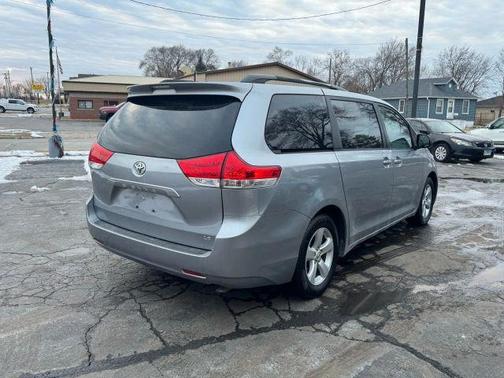 2013 Toyota Sienna LE