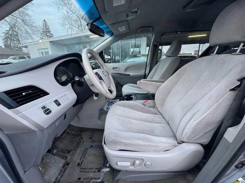 2013 Toyota Sienna LE