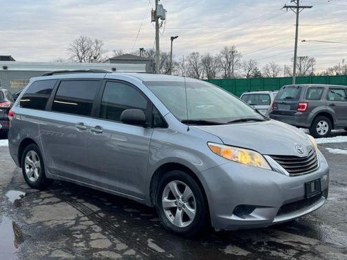 2013 Toyota Sienna LE