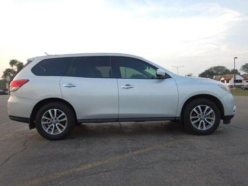 2014 Nissan Pathfinder S
