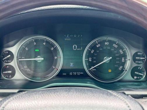 2017 Toyota Land Cruiser V8