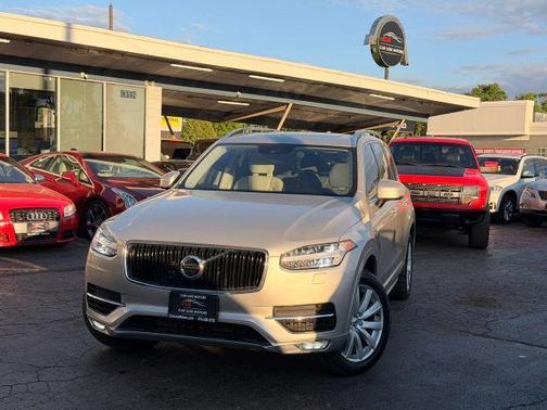 Gold 2016 Volvo XC90 T6 Momentum