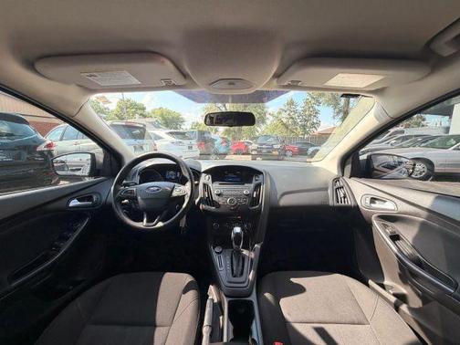 Silver 2015 Ford Focus SE
