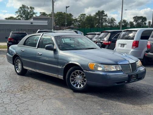 2000 Lincoln Town Car Signature
