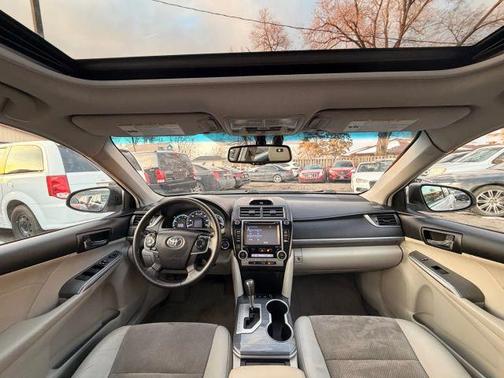 2014 Toyota Camry Hybrid XLE