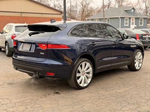2017 Jaguar F-PACE 35t R-Sport