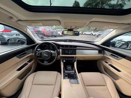 2018 Jaguar XF 25t Premium
