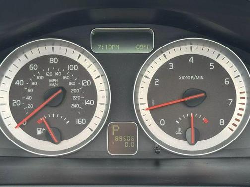 2011 Volvo C70 T5