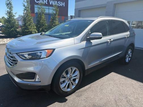ICONIC SILVER 2022 Ford Edge TITANIUM