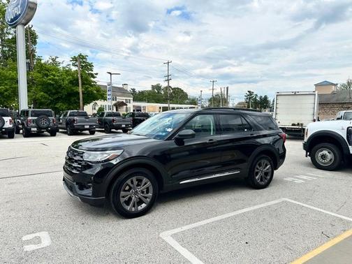 AGATE BLACK METALLIC 2025 Ford Explorer ACTIVE