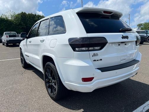 2020 Jeep Grand Cherokee LAREDO