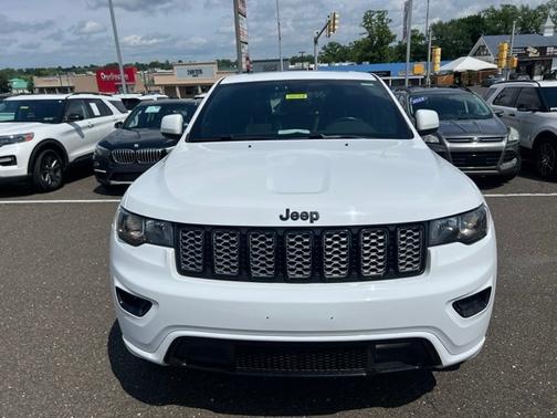 2020 Jeep Grand Cherokee LAREDO