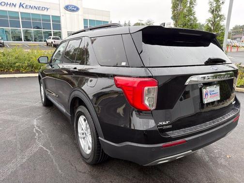 AGATE BLACK METALLIC 2024 Ford Explorer XLT