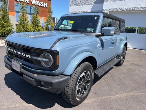 AZURE GRAY MET TRI-COAT 2025 Ford Bronco OUTER BANKS