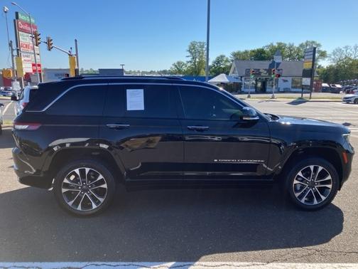 2022 Jeep Grand Cherokee OVERLAND