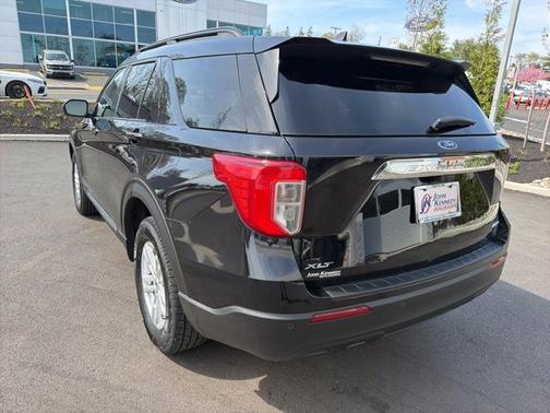 AGATE BLACK METALLIC 2022 Ford Explorer XLT