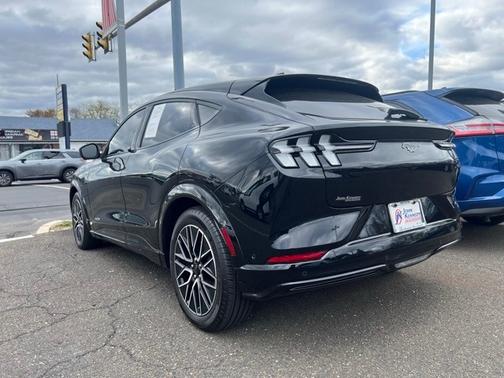 2024 Ford Mustang Mach-E PREMIUM