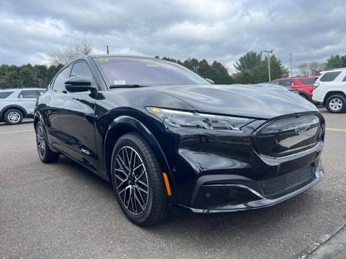 2024 Ford Mustang Mach-E PREMIUM