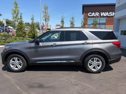 CARBONIZED GRAY METALLIC 2022 Ford Explorer XLT