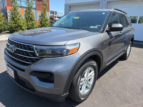 CARBONIZED GRAY METALLIC 2022 Ford Explorer XLT