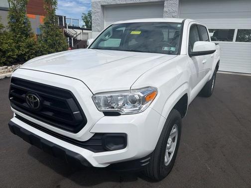 White 2022 Toyota Tacoma SR