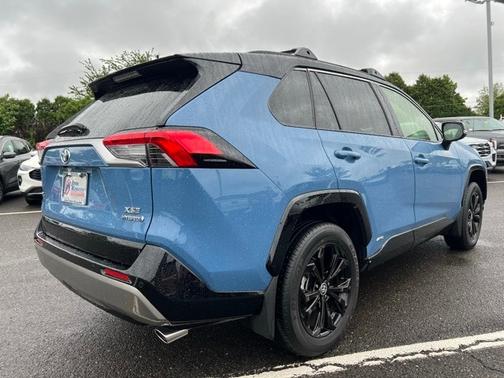 2024 Toyota RAV4 XSE