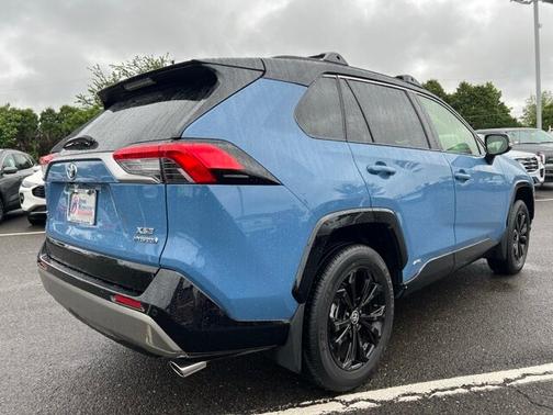 2024 Toyota RAV4 XSE