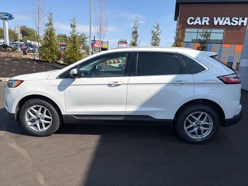 STAR WHITE 2022 Ford Edge SEL