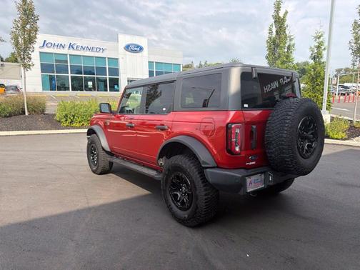 HOT PEPPER RED MET TINT CC 2024 Ford Bronco WILDTRAK