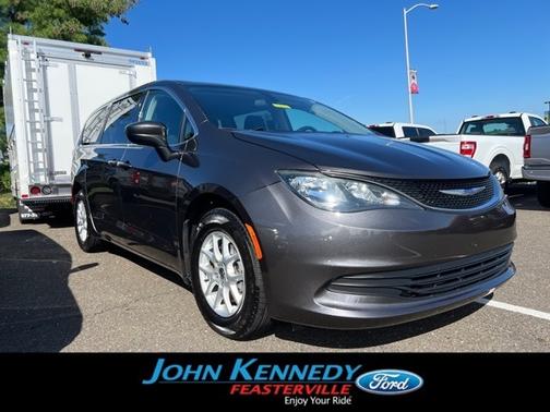 2020 Chrysler Voyager LX
