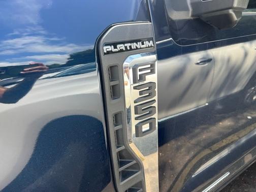 2024 Ford F-350 PLATINUM