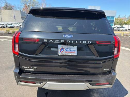 AGATE BLACK METALLIC 2025 Ford Expedition PLATINUM