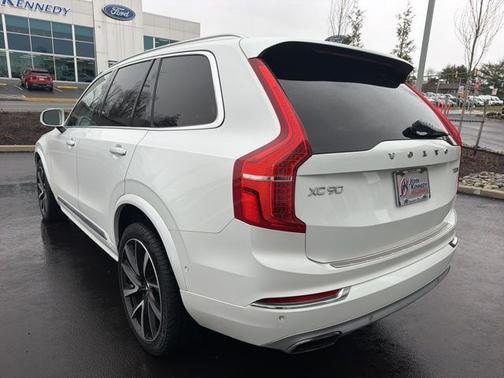 2019 Volvo XC90 T8 INSCRIPTION
