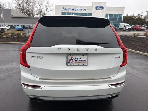 2019 Volvo XC90 T8 INSCRIPTION