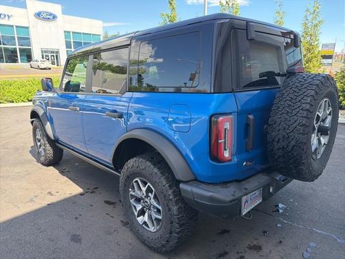 VELOCITY BLUE METALLIC 2025 Ford Bronco BADLANDS