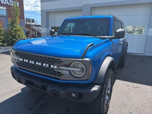 VELOCITY BLUE METALLIC 2025 Ford Bronco BADLANDS