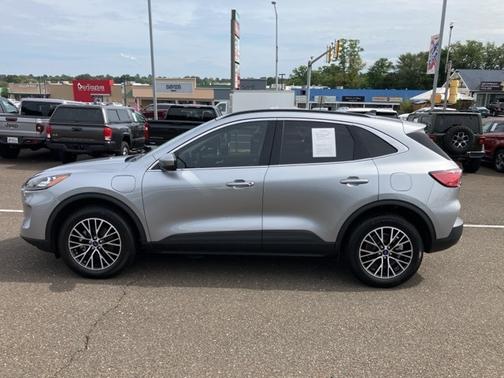 2022 Ford Escape TITANIUM